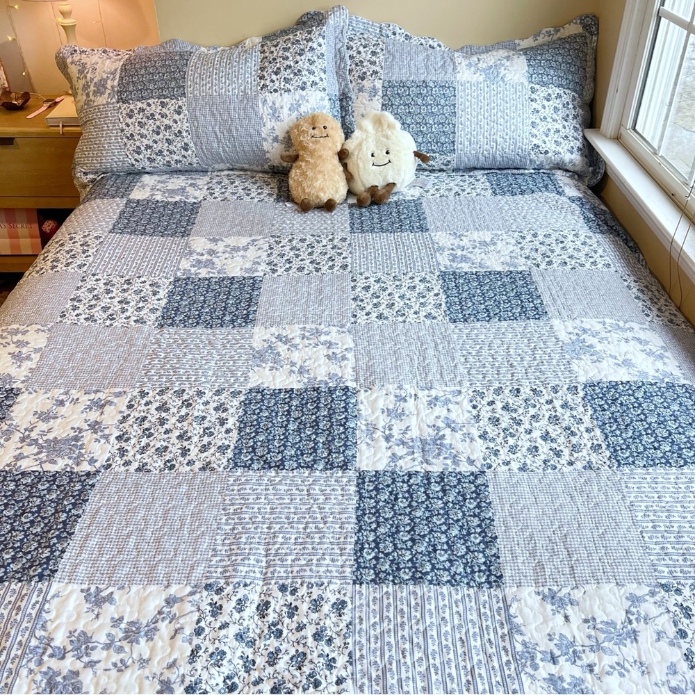 Vintage King Reversible Blue & White Floral Patchwork Quilt Comforter Shams Set - Picture 6 of 7